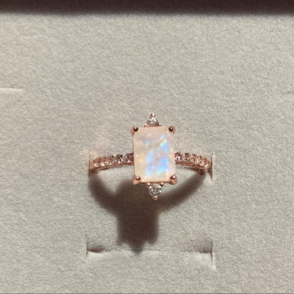 Gorgeous Emerald Cut Moonstone Set White Zircon 14 Rose Gold plating Sz 6 Ring - Picture 4 of 8